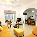 3Br On Mm Stairs With A Quiet Terrace